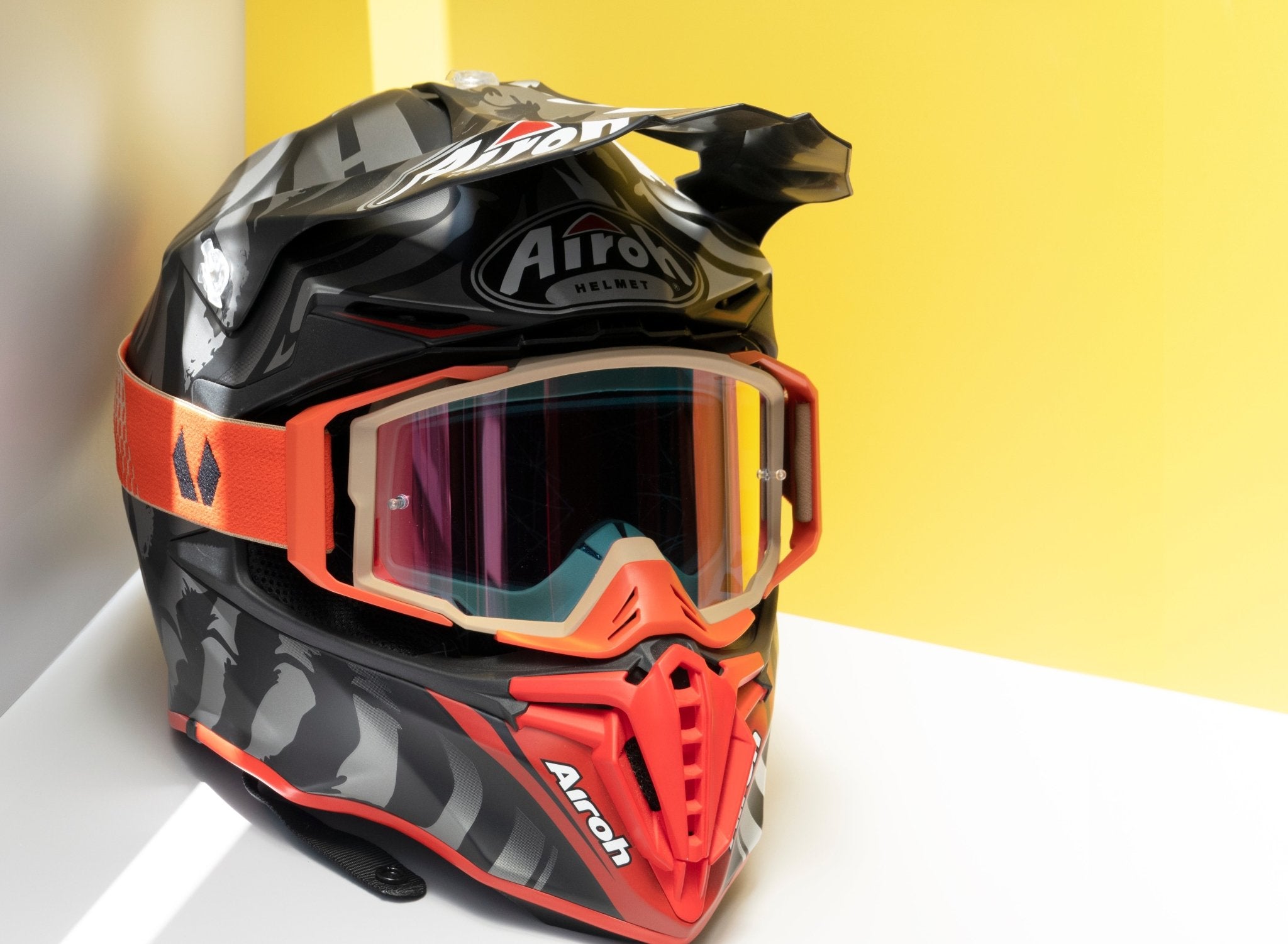 極限玩家必備! VIGHT  "HYPERCORE越野風鏡"帥出新境界~ - VIGHT